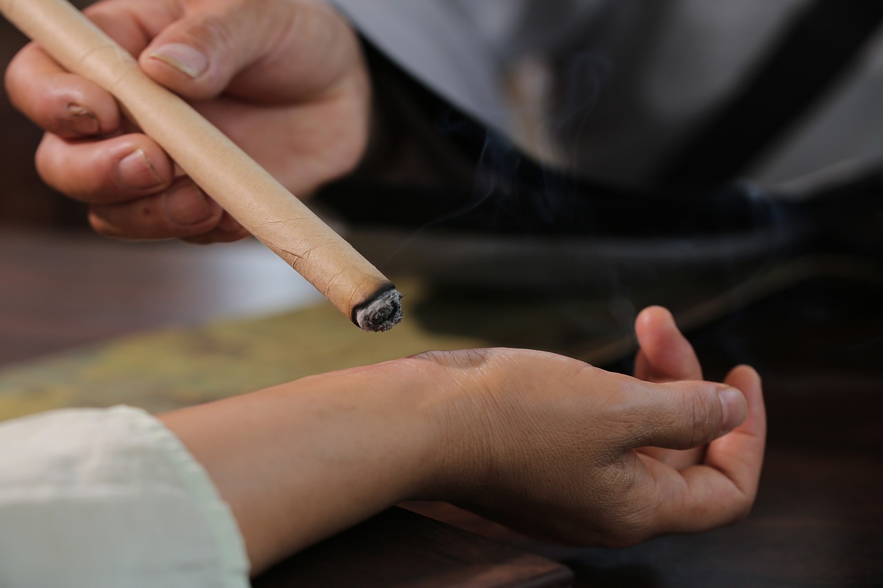 艾灸康复疗法：一级中医温阳散寒、固本培元的 &ldquo;养生神器&rdquo;